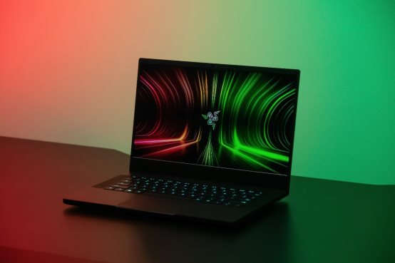 做英雄還是做NPC？雷蛇×AMD給你答案